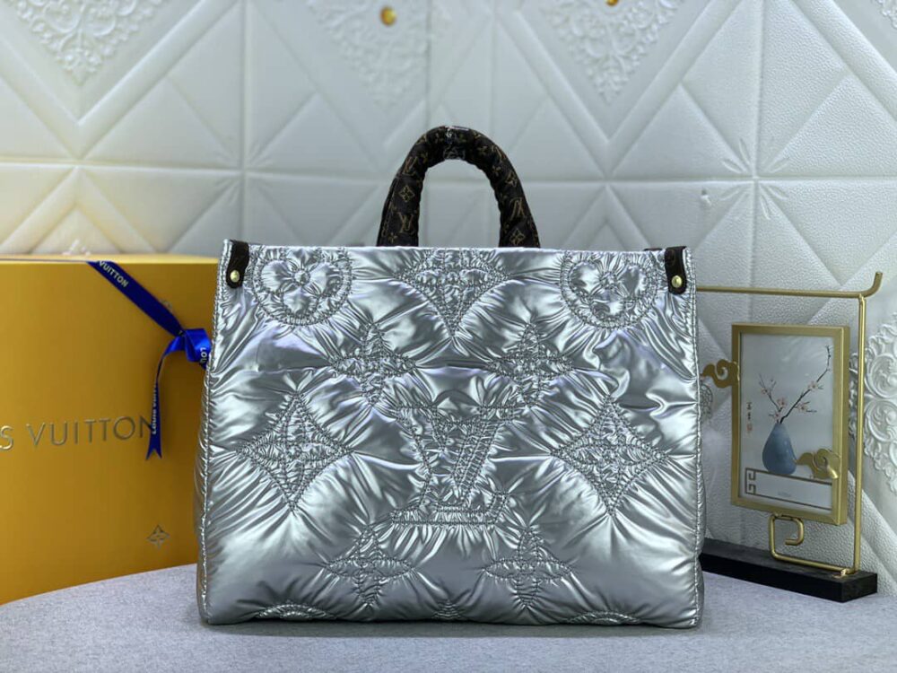 LOUIS VUITTON ONTHEGO GM SILVER 33CM M21053 - Image 2