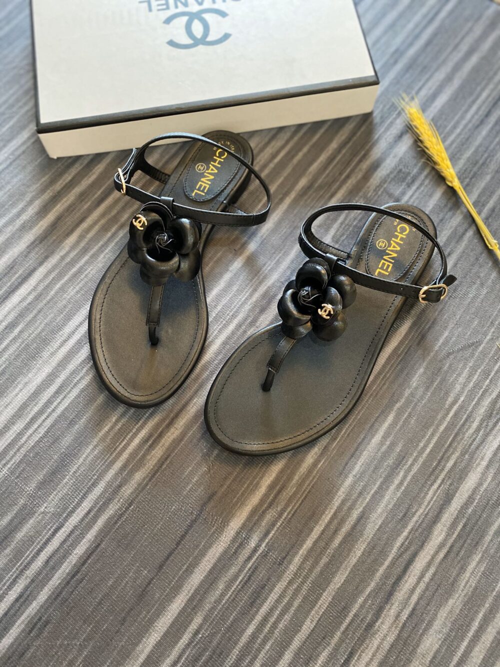 CHANEL JELLY BLACK RUBBER CAMELLIA SANDALS BLACK - Image 2