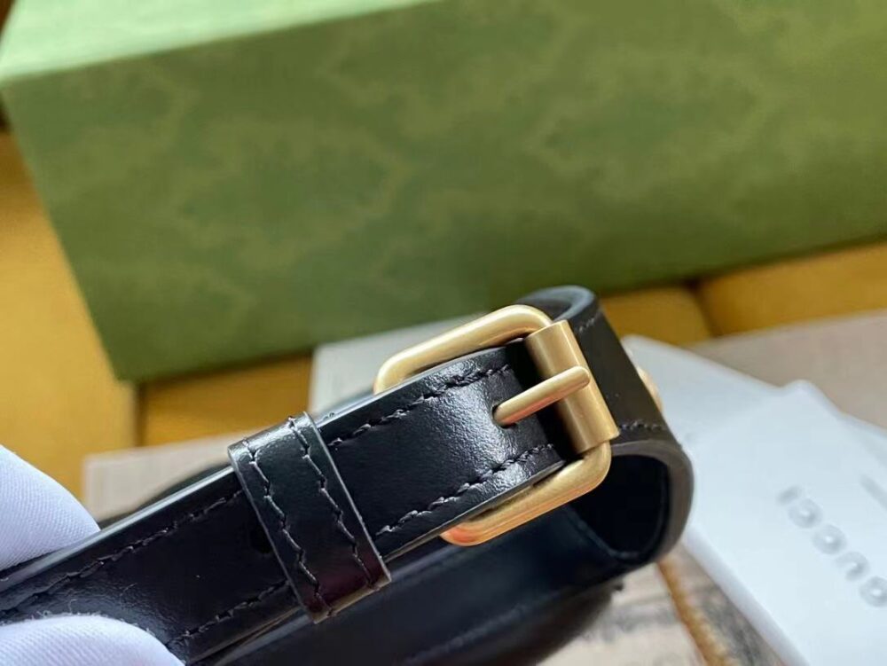 GUCCI Marmont half moon shaped mini bag 699514 DTDHT 1000 - Image 5