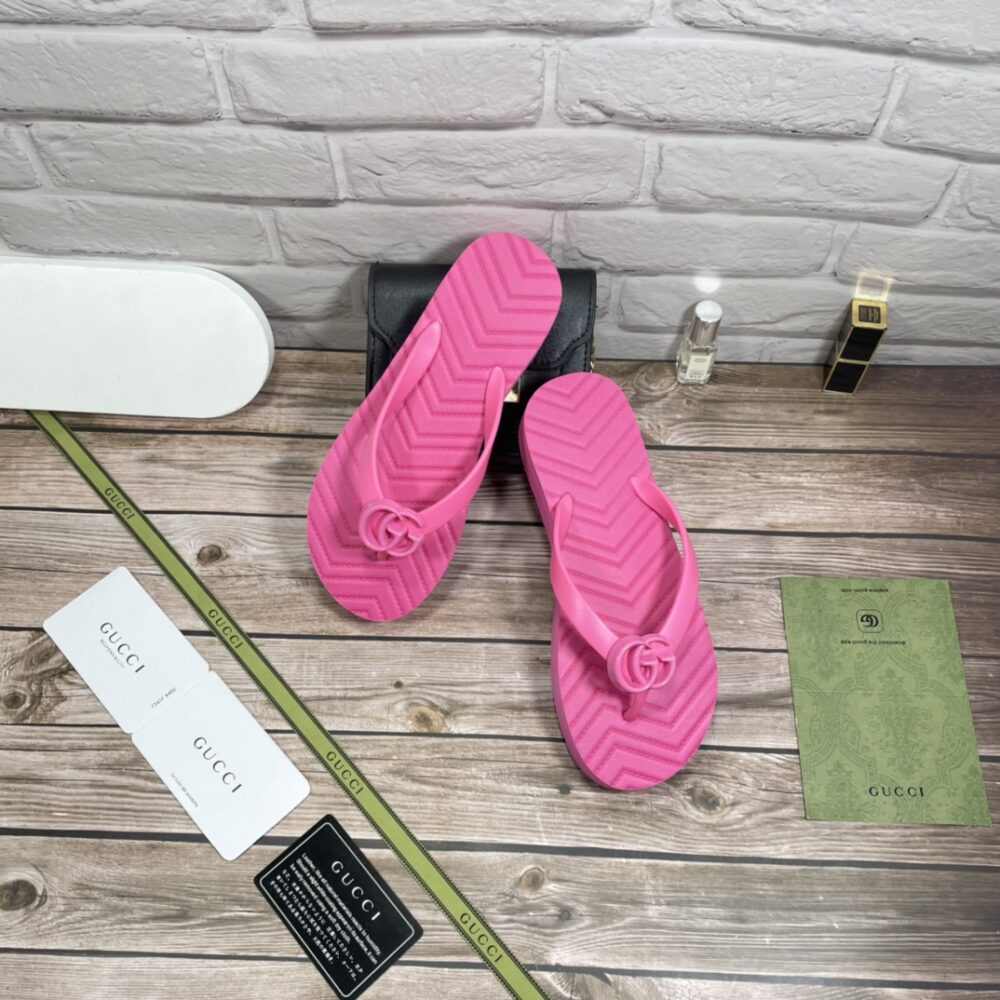 GUCCI WOMEN’S CHEVRON THONG SANDAL PINK ‎655463 J8710 5609 - Image 2