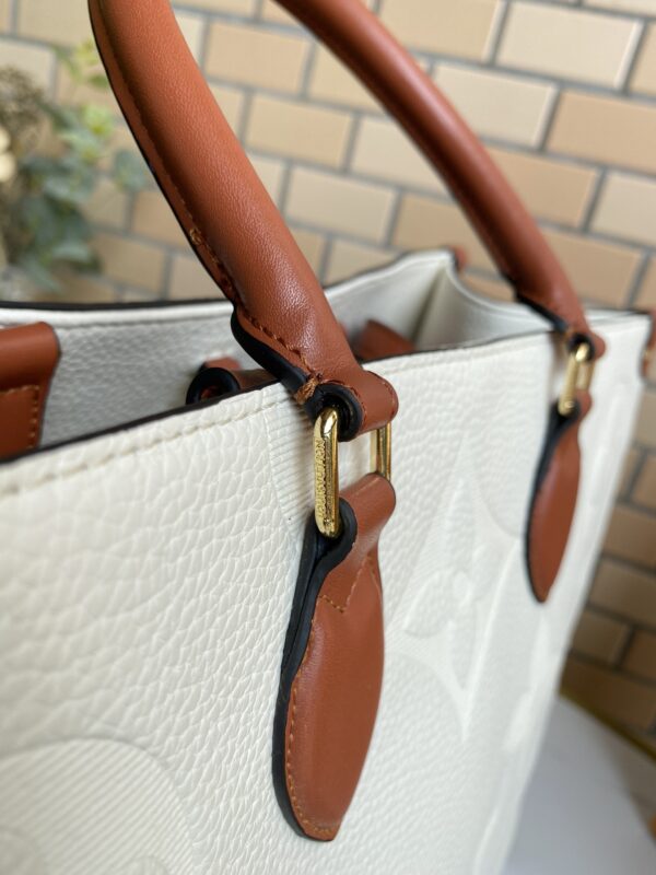 LOUIS VUITTON ONTHEGO GM WHITE BAG 41CM M44558 - Image 3