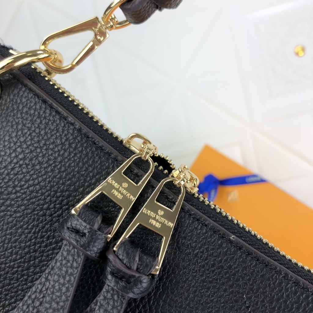 Louis Vuitton Maida Hobo Bag Monogram Canvas Black 32Cm - Image 6