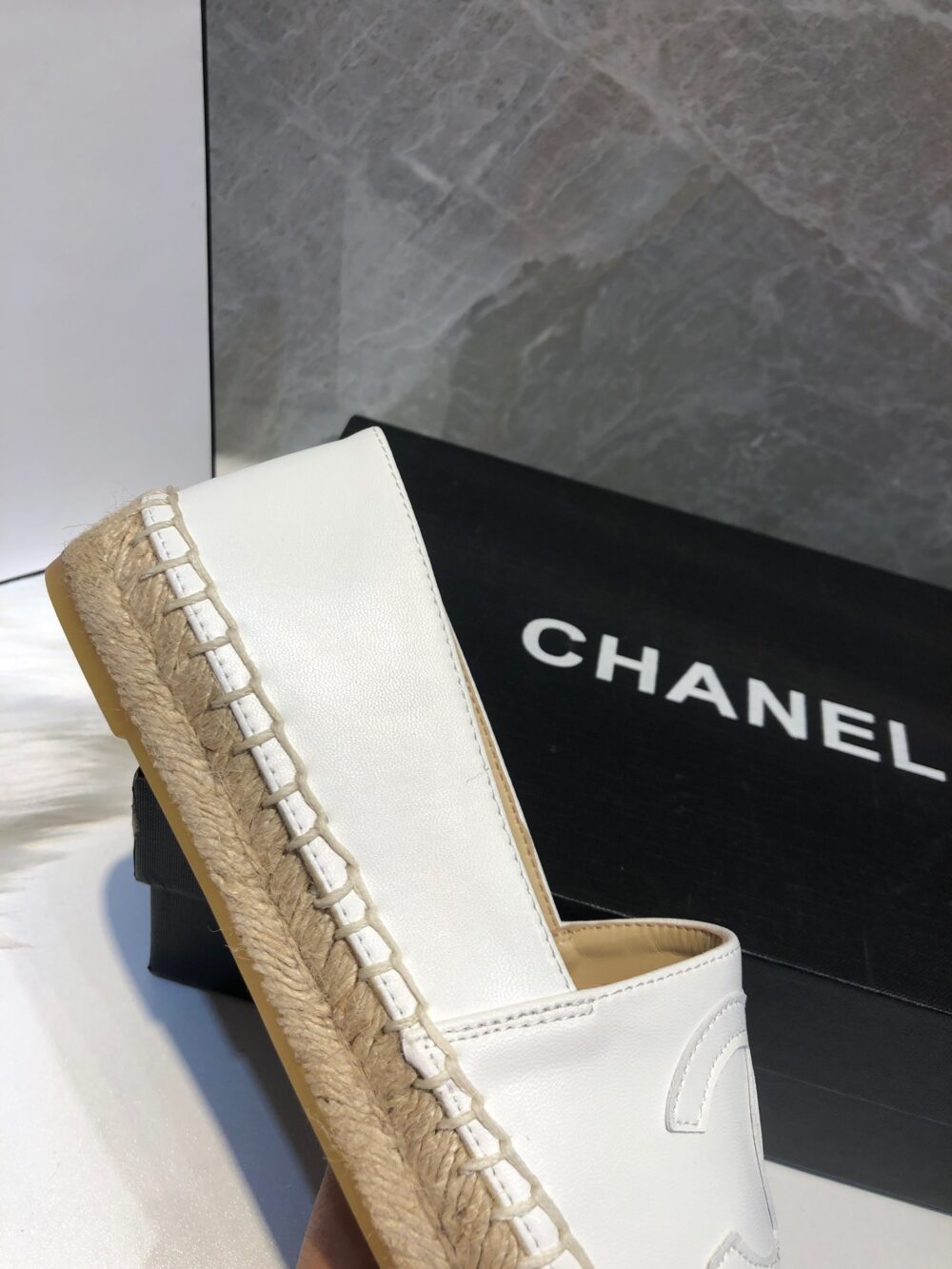CHANEL EMBROIDERED ESPADRILLE LEATHER CAP TOE FLATS WHITE - Image 2