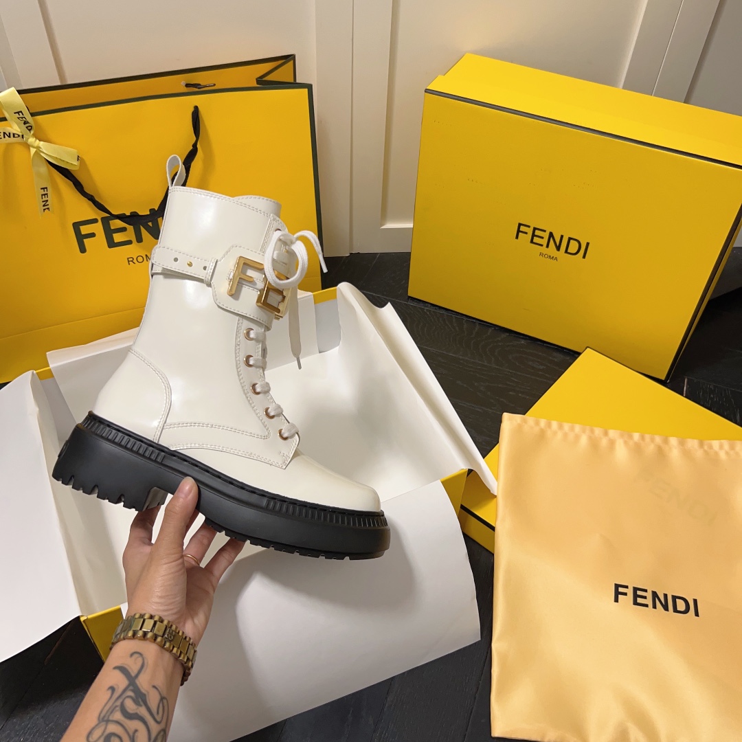 FENDI WOMEN'S BLACK LEATHER ANKLE BOOTS WHITE - Image 4