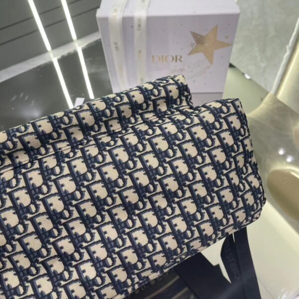DIOR TRAVEL BACKPACK NAVY BLUE OBLIQUE JACQUARD M6104STZQ 35CM - Image 6