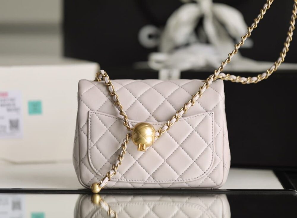 CHANEL QUILTED MINI FLAP BAG LIGHT PURPLE 18CM - Image 3
