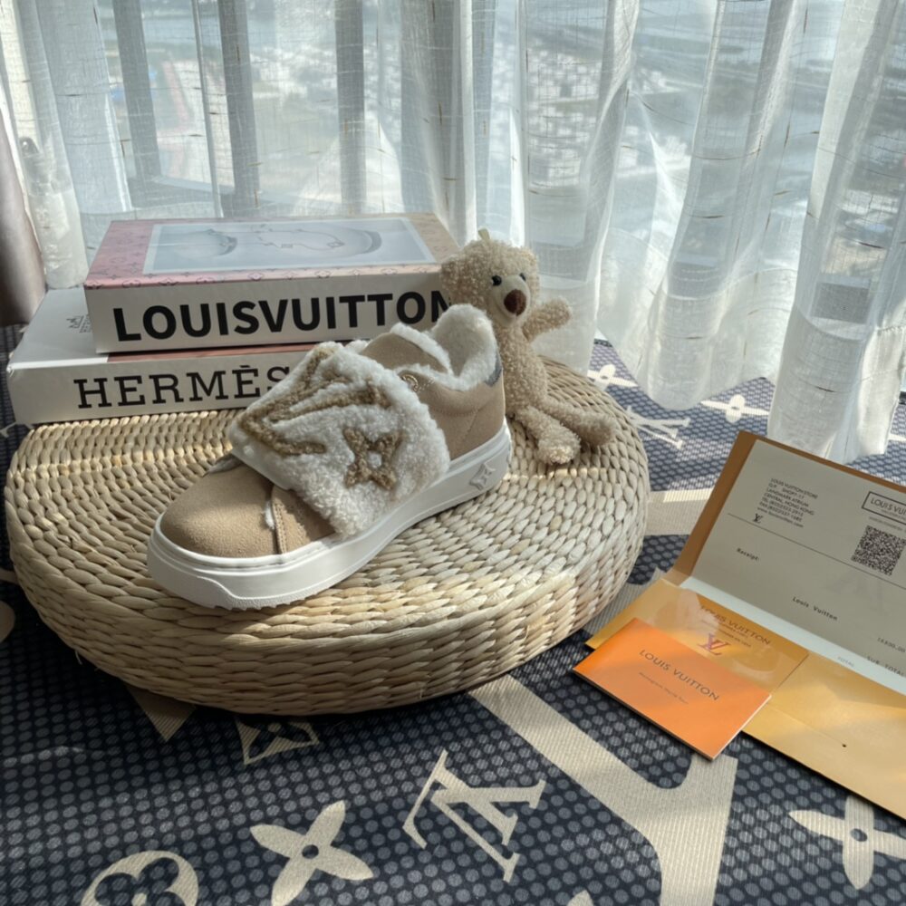 LOUIS VUITTON TIME OUT SNEAKER IN NATURAL 1AADU0 - Image 10