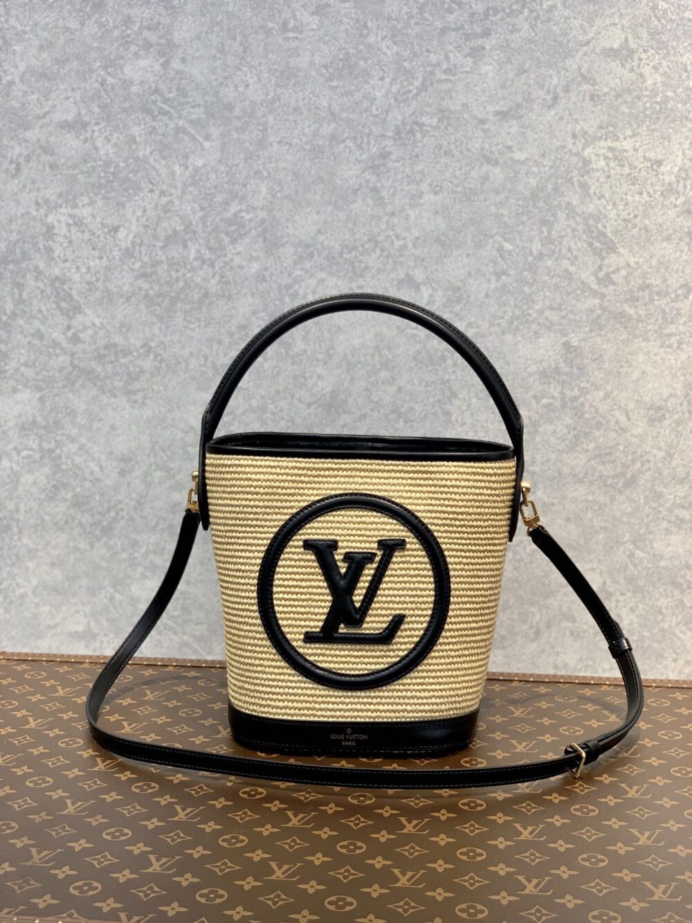 LOUIS VUITTON PETIT BUCKET BLACK 24CM M59961 - Image 2