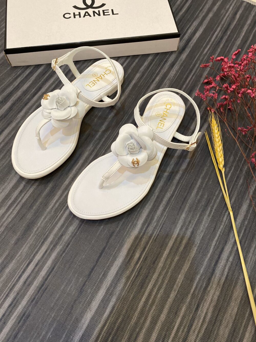 CHANEL JELLY RUBBER CAMELLIA SANDALS WHITE - Image 6