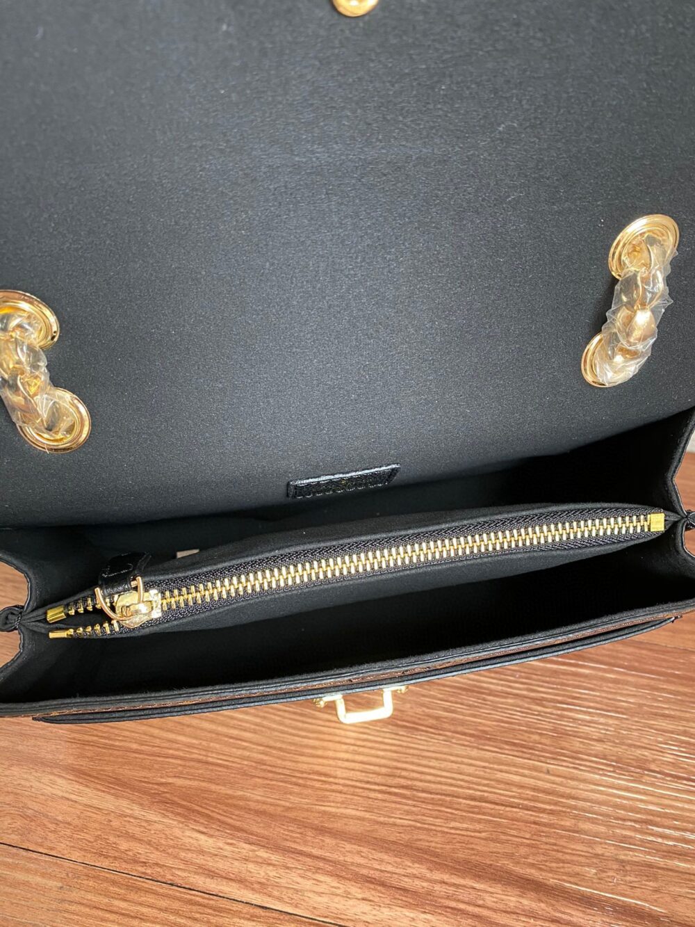 LOUIS VUITTON VICTOIRE NOIR M41730 - Image 6