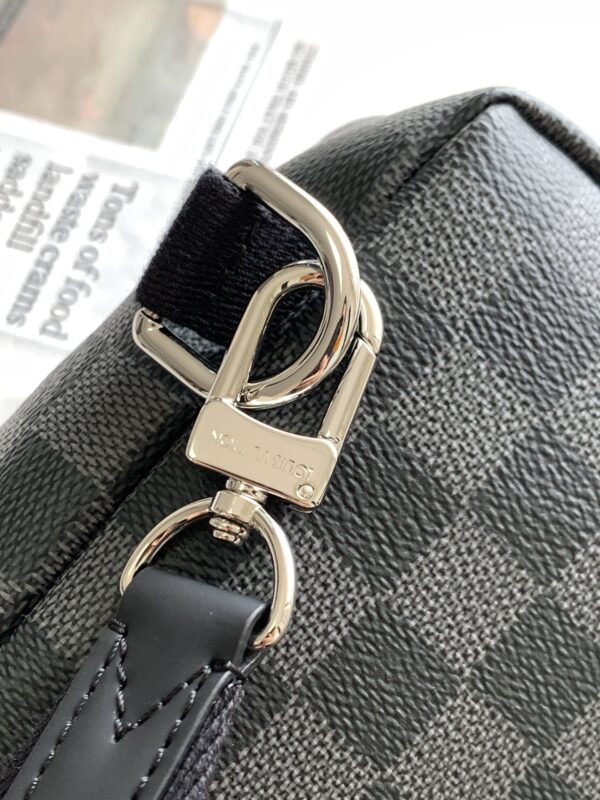 LOUIS VUITTON AVENUE SLINGBAG DAMIER INFINI ONYX SILVER 31CM N40097 - Image 8