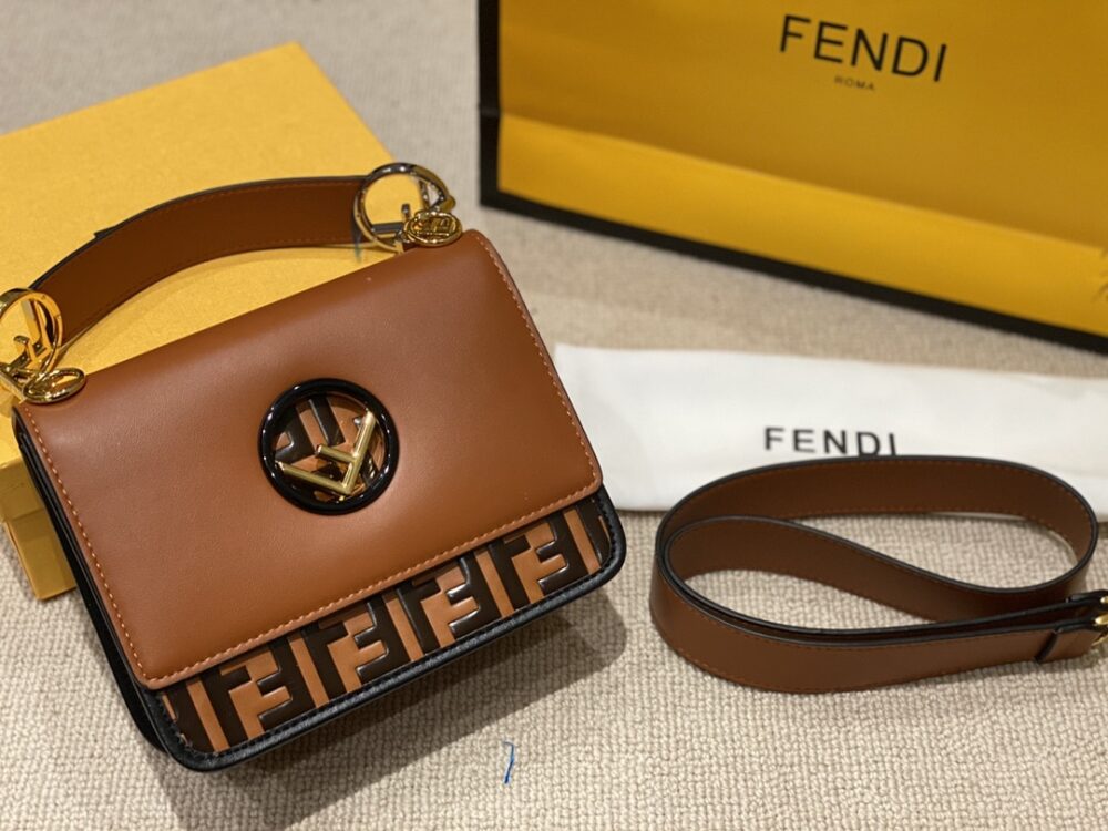 FENDI FF LOGO BOTTOM BROWN BAG 22CM - Image 6