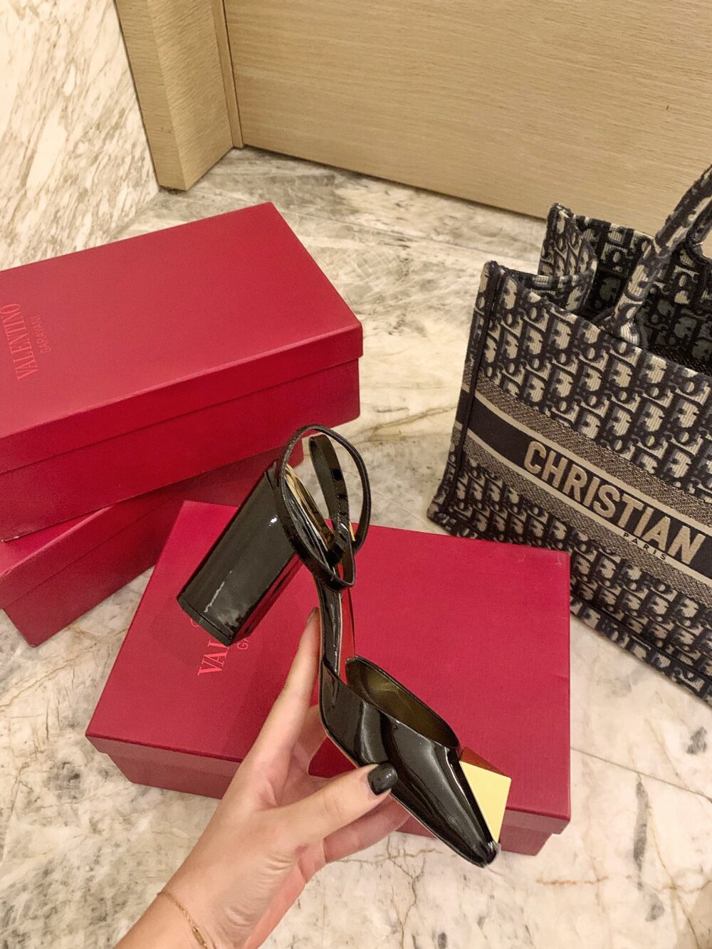 VALENTINO ONE STUD PUMP IN PATENT LEATHER 90MM BLACK XW2S0DT4LAF0NO - Image 2