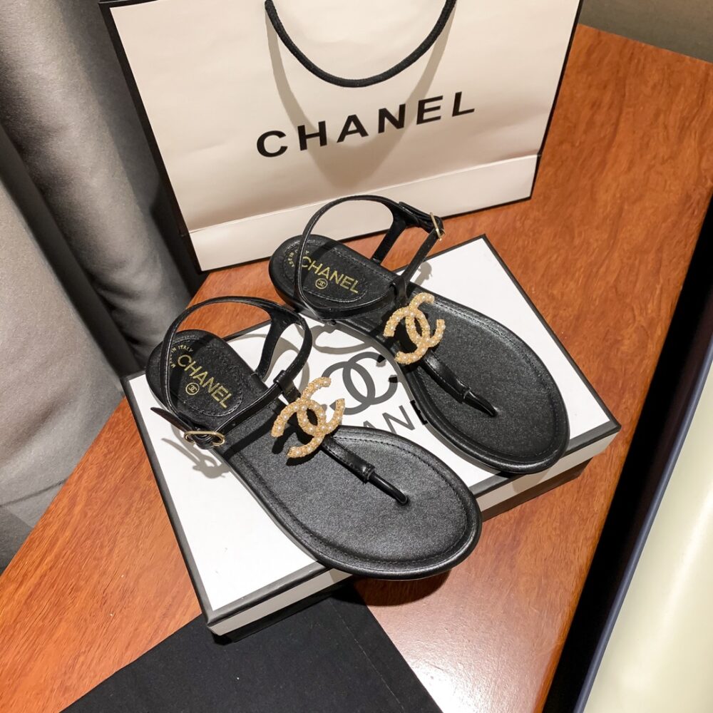 CHANEL GOLD PEARL CC LOGO THONG SANDALS BLACK - Image 5
