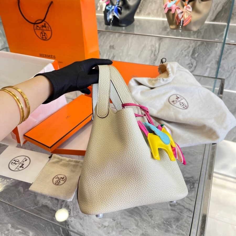 Alternative view of Hermes Picotin 18 Beton Clemence Silver Hardware White 18Cm