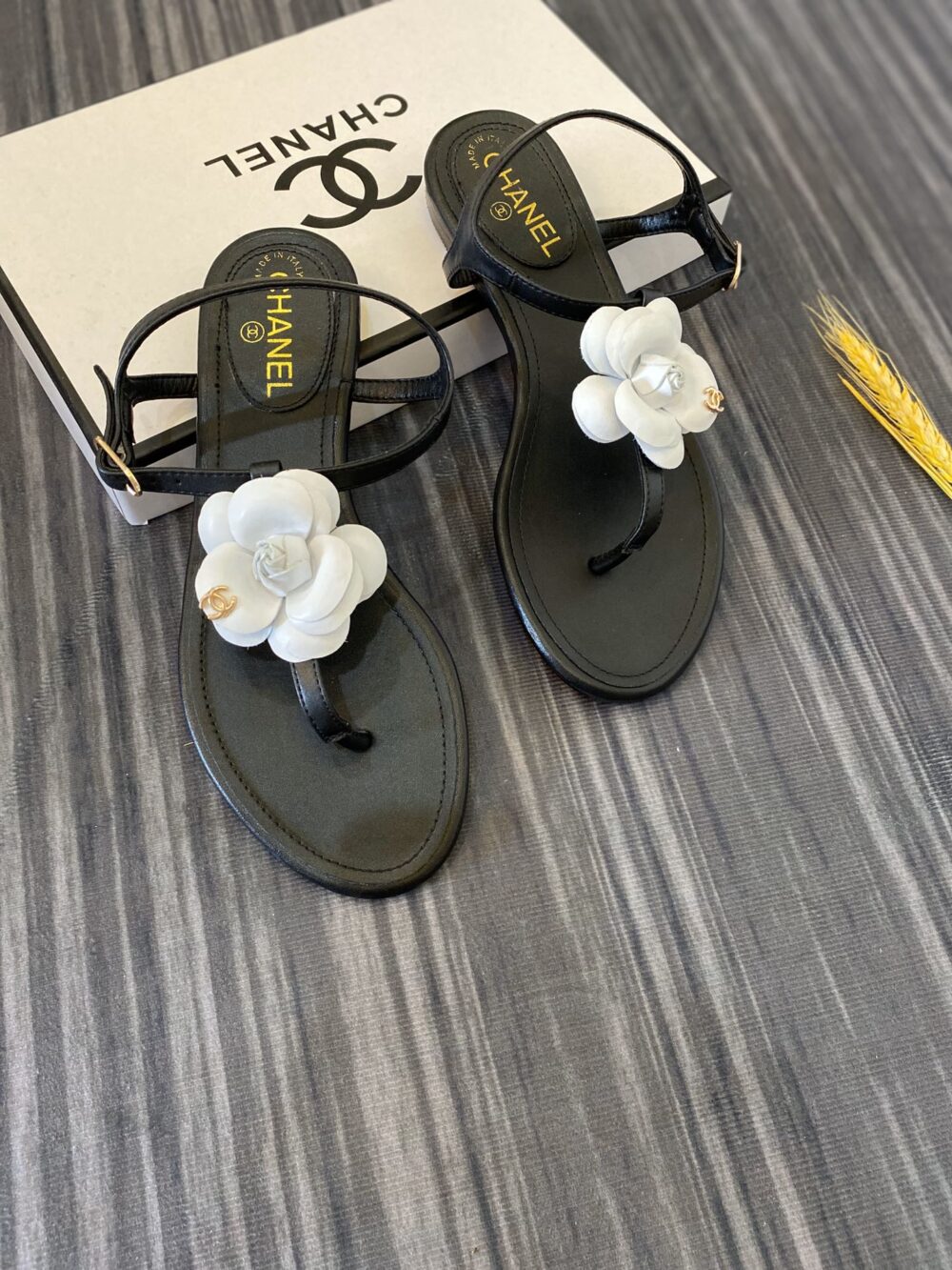 CHANEL JELLY WHITE RUBBER CAMELLIA CC LOGO SANDALS BLACK - Image 2