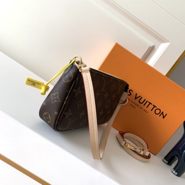 LOUIS VUITTON POCHETTE ACCESSOIRES M40712 - Image 2