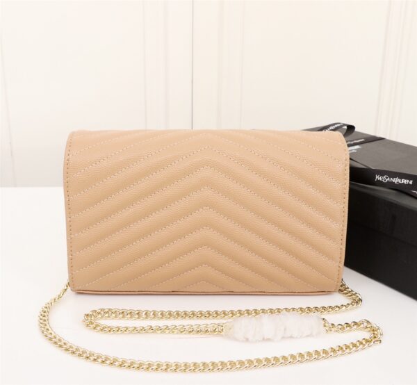 SAINT LAURENT CASSANDRE MATELASSÉ CHAIN WALLET IN GRAIN DE POUDRE EMBOSSED BEIGE 22CM 377828BOW012721 - Image 6