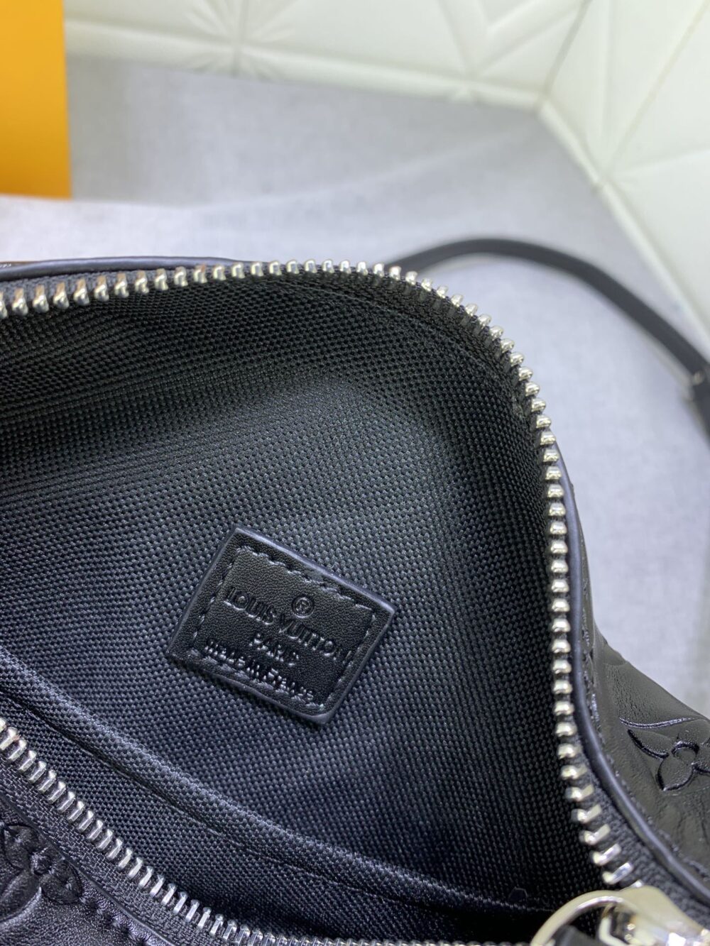 LOUIS VUITTON SIDE TRUNK BLACK 21CM M21709 - Image 6