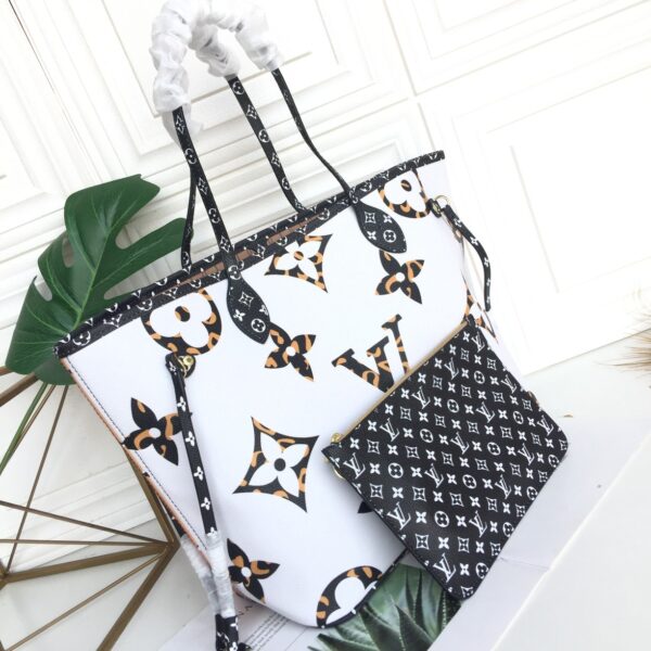 LOUIS VUITTON NEVERFULL MONOGRAM GIANT JUNGLE MM WHITE HAVANA M44716 - Image 9