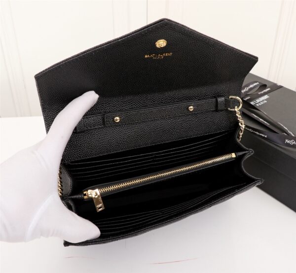 SAINT LAURENT CASSANDRE MATELASSÉ CHAIN WALLET IN GRAIN DE POUDRE EMBOSSED BLACK GOLD 22CM 377828BOW011000 - Image 5