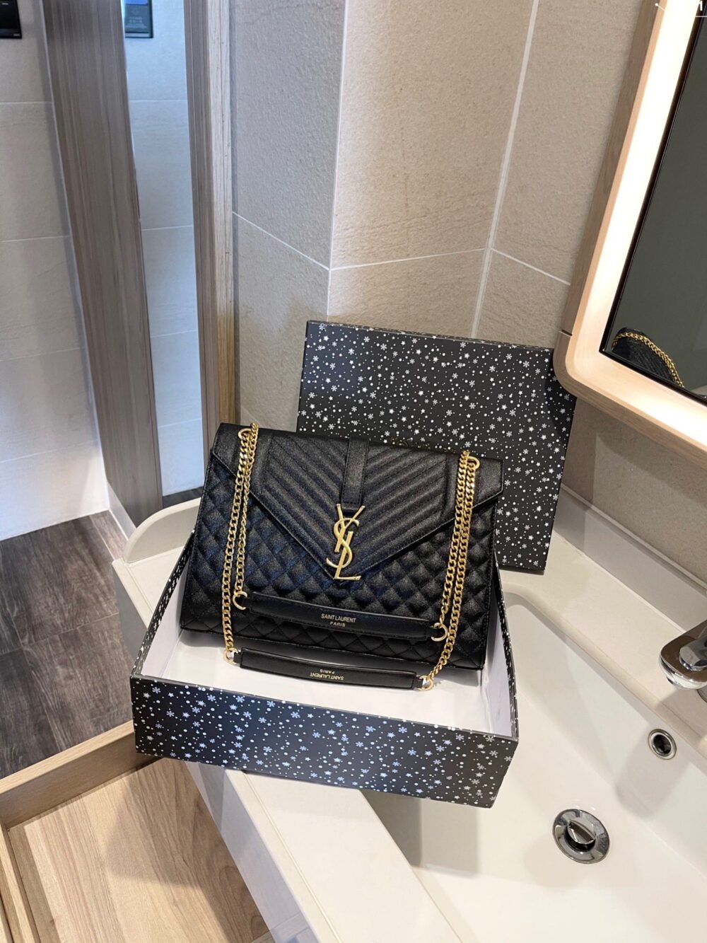 SAINT LAURENT ENVELOPE LARGE BAG IN MIX MATELASSÉ GRAIN DE POUDRE EMBOSSED BLACK GOLD 31CM 600166BOW911000 - Image 5