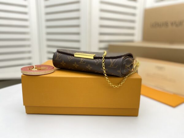 LOUIS VUITTON WOMEN'S FAVORITE MM MONOGRAM 28CM M40718 - Image 9