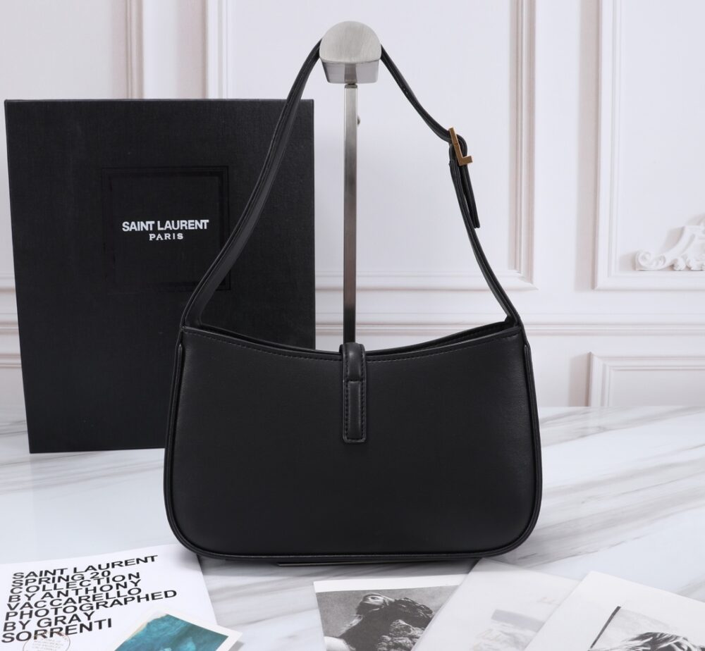 SAINT LAURENT LE 5 À 7 HOBO BAG IN SMOOTH LEATHER BLACK GOLD 23CM 6572282R20W1000 - Image 6