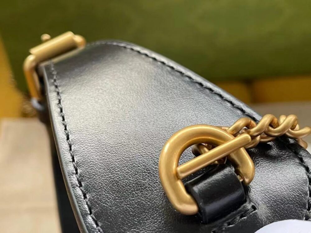 GUCCI Marmont half moon shaped mini bag 699514 DTDHT 1000 - Image 8