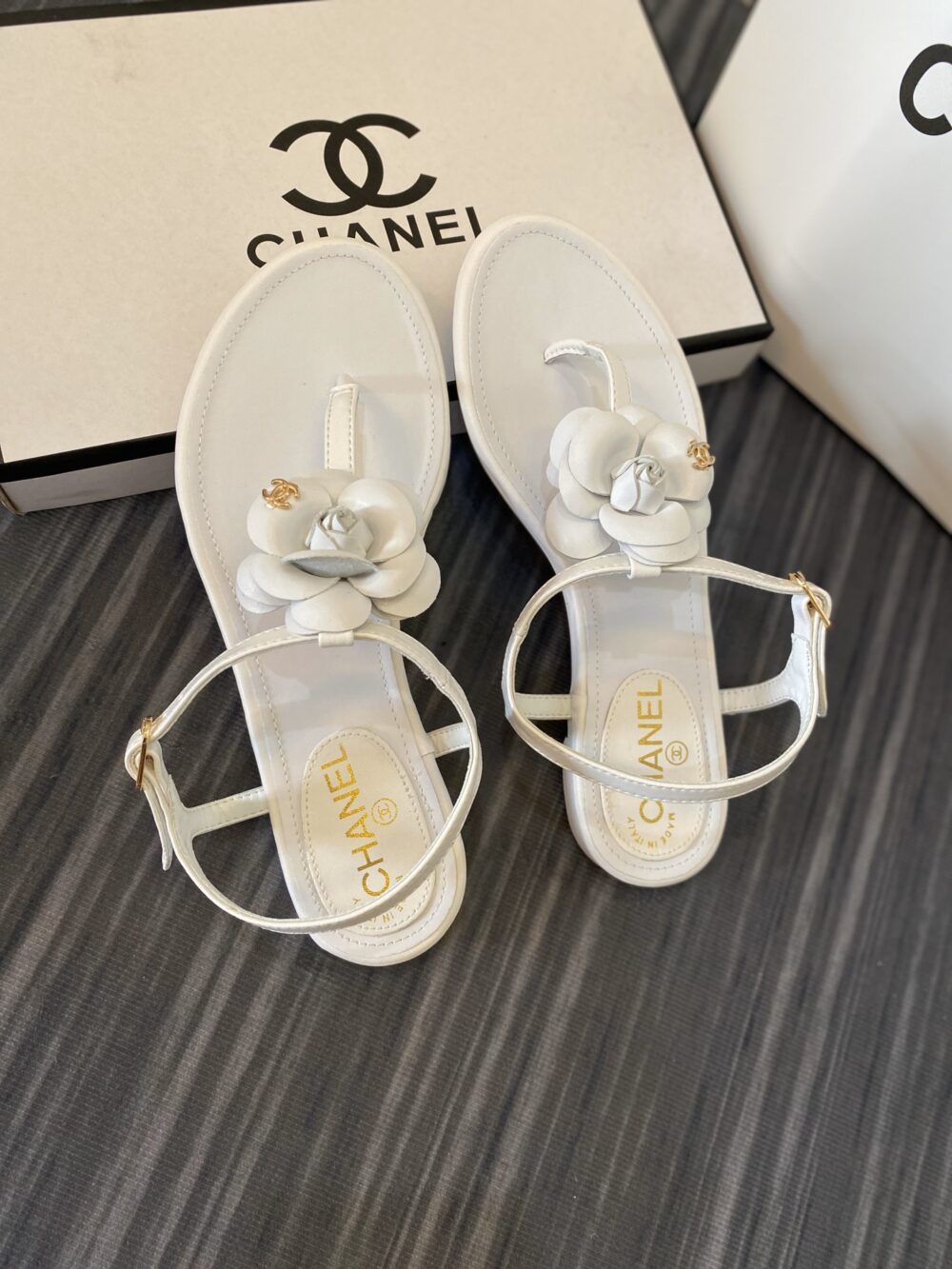 CHANEL JELLY RUBBER CAMELLIA SANDALS WHITE - Image 4