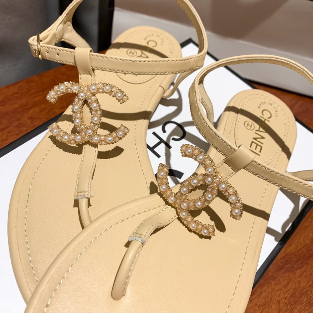 CHANEL GOLD PEARL CC LOGO THONG SANDALS BEIGE - Image 5