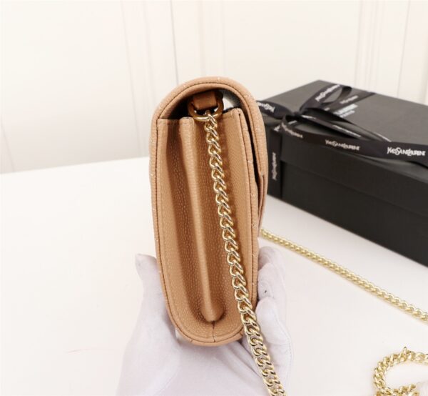 SAINT LAURENT CASSANDRE MATELASSÉ CHAIN WALLET IN GRAIN DE POUDRE EMBOSSED BEIGE 22CM 377828BOW012721 - Image 7