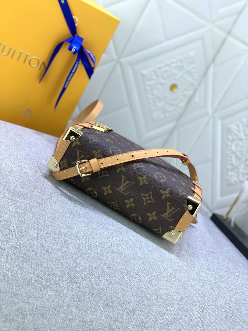 LOUIS VUITTON SIDE TRUNK MONOGRAM 21CM M46358 - Image 5