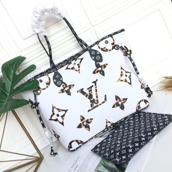 LOUIS VUITTON NEVERFULL MONOGRAM GIANT JUNGLE MM WHITE HAVANA M44716 - Image 4
