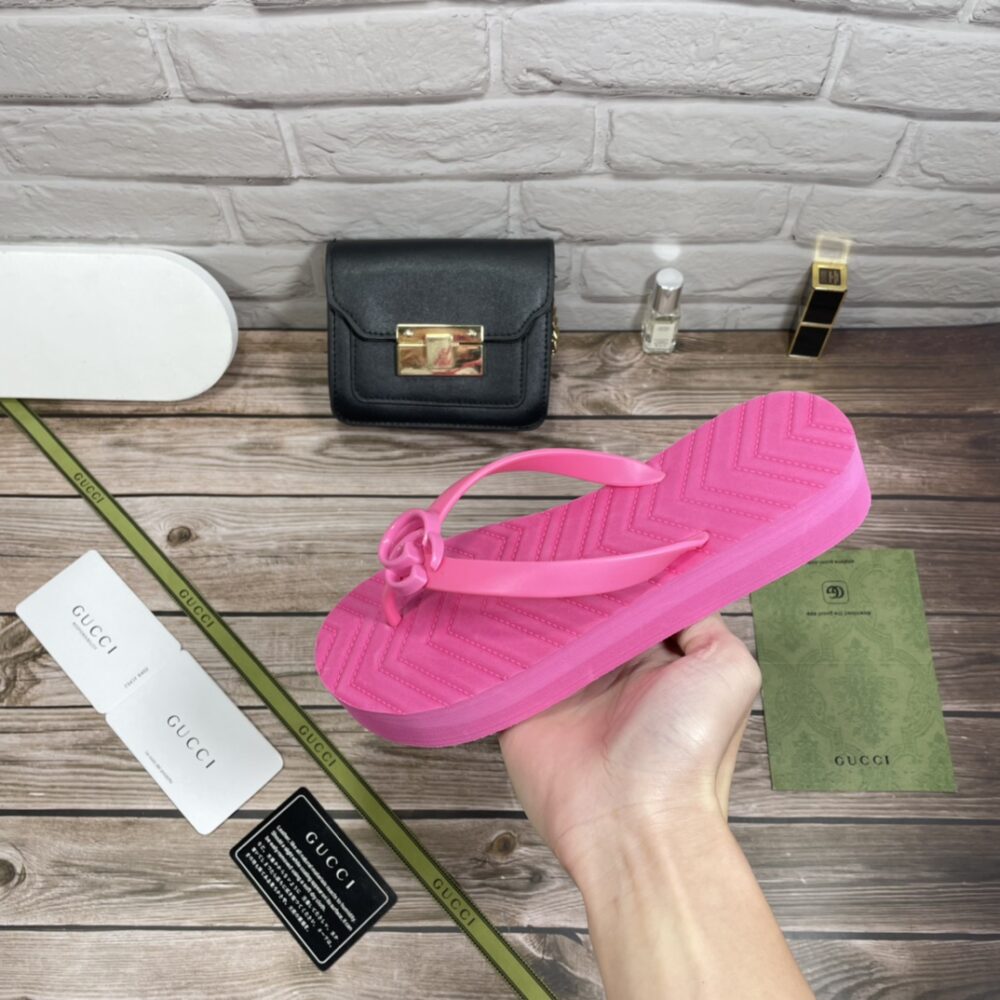 GUCCI WOMEN’S CHEVRON THONG SANDAL PINK ‎655463 J8710 5609 - Image 5
