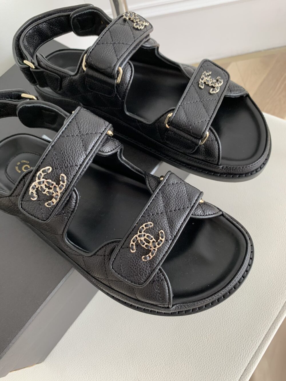 CHANEL CC BUTTON VELCRO BLACK SANDALS GRAINED LEATHER - Image 5