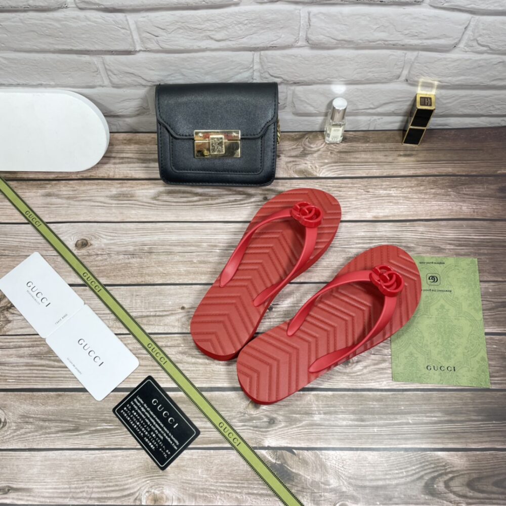 GUCCI WOMEN’S CHEVRON THONG SANDAL HIBISCUS RED ‎‎RUBBER 655463 J8710 6433 - Image 7