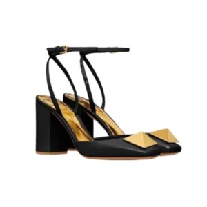 VALENTINO ONE STUD PUMP IN PATENT LEATHER 90MM BLACK XW2S0DT4LAF0NO