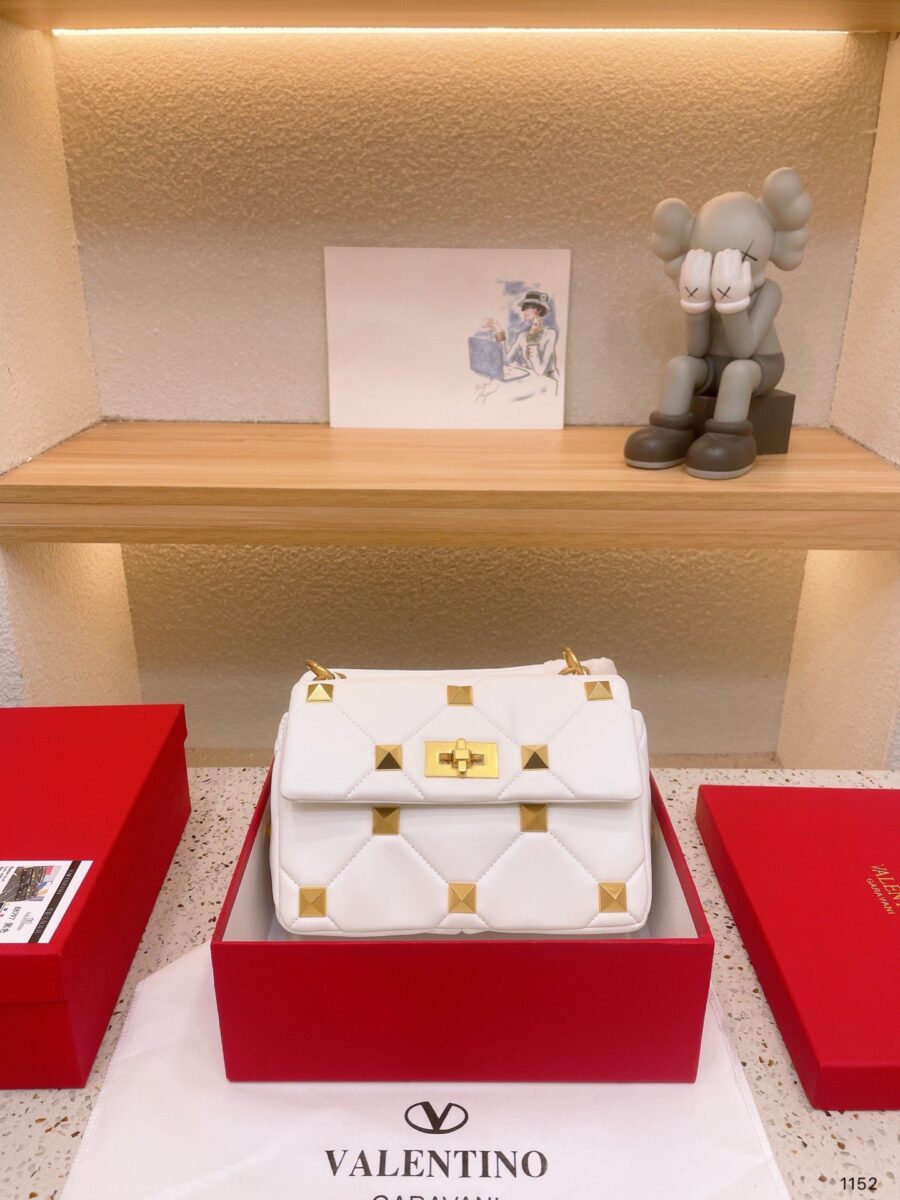 Alternative view of VALENTINO GARAVANI ROMAN STUD CHAIN LINK SHOULDER BAG IN WHITE 1W2B0I82BSF