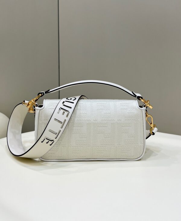 FENDI BAGUETTE FF CANVAS BAG WHITE 28CM 8BR600AMCDF1CFK - Image 7