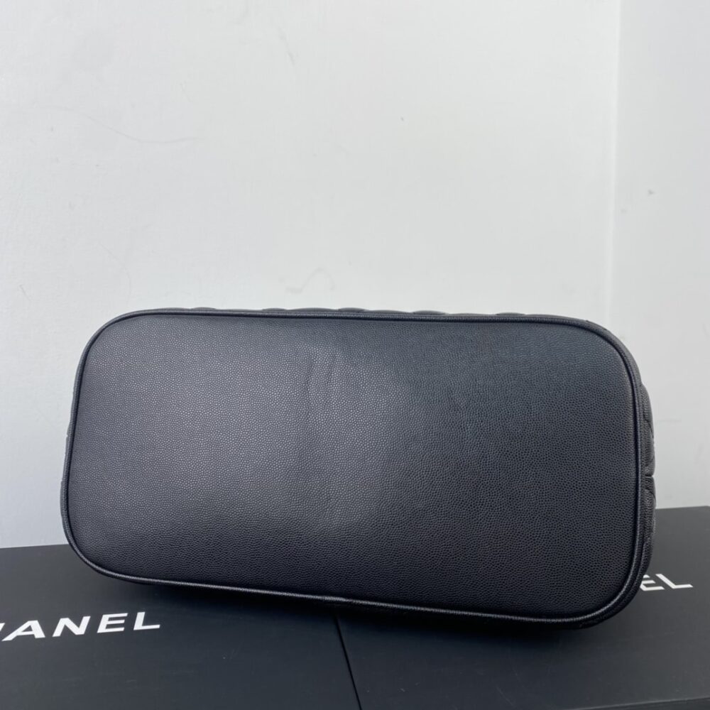 CHANEL MEDALLION TOTE BAG BLACK 30CM - Image 7
