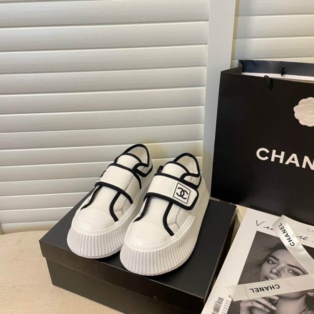 CHANEL WHITE CC CAP TOE SLIPON SNEAKER WHITE - Image 3