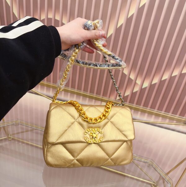 CHANEL 19 FLAP BAG IN GOLD 25CM - Image 3