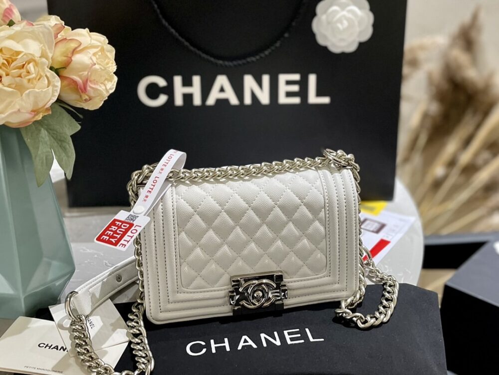 CHANEL BOY FLAP WITH PALLADIUM HARDWARE WHITE 20CM - Image 2