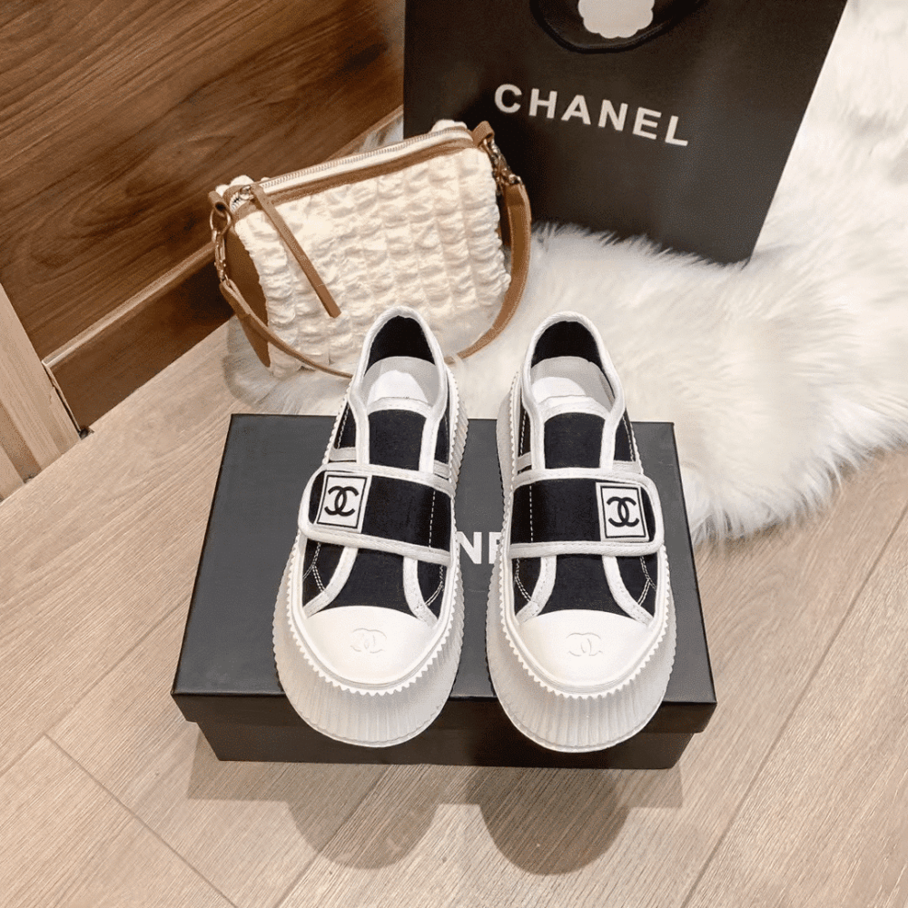 CHANEL WHITE CC CAP TOE SLIPON SNEAKER BLACK - Image 5