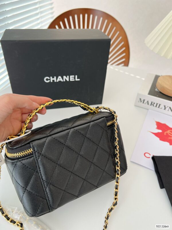 CHANEL SMALL VANITY CASE SS22 BLACK 17CM - Image 4