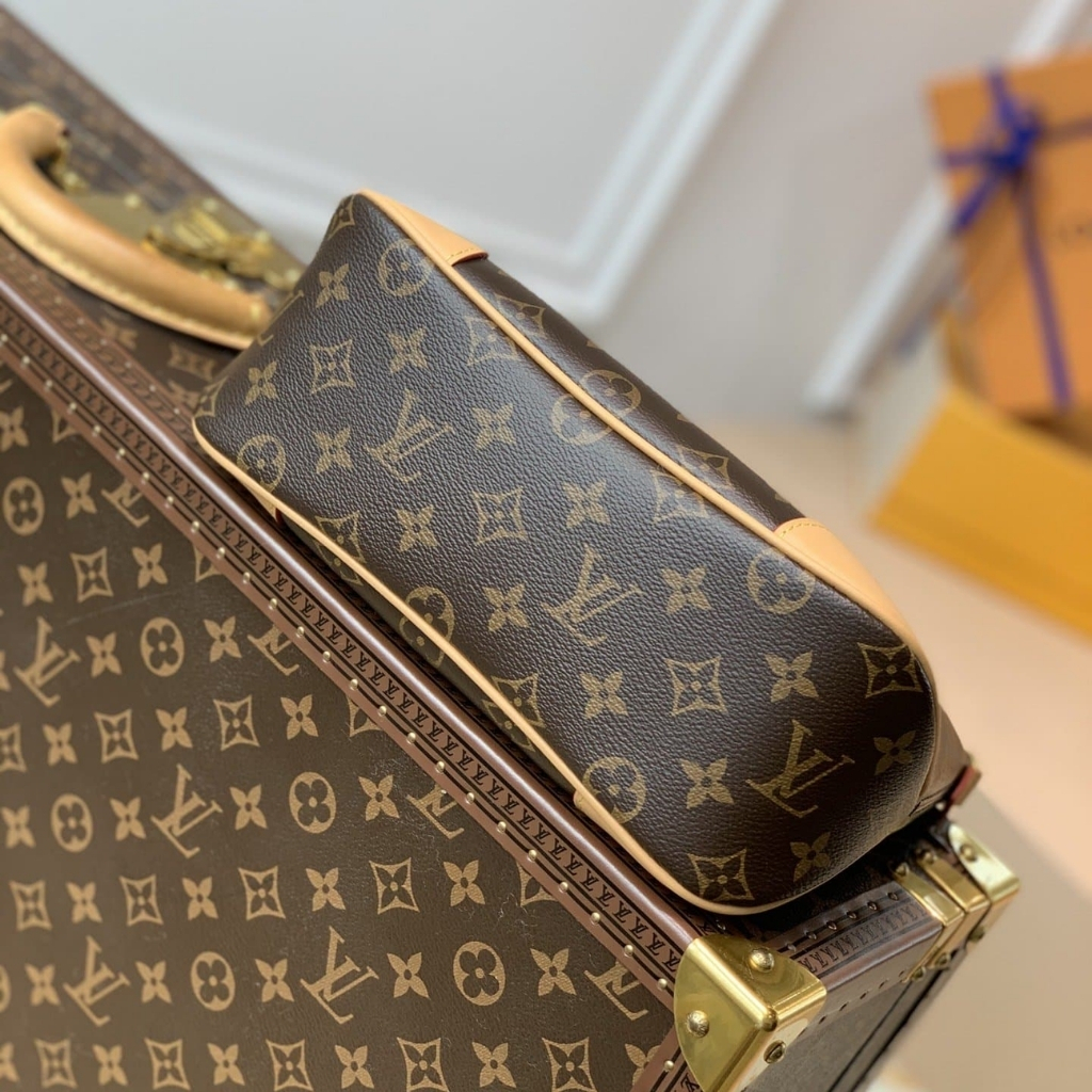 Louis Vuitton Boulogne PM Monogram Canvas Shoulder Bag Natural 29cm M45832 - Image 4