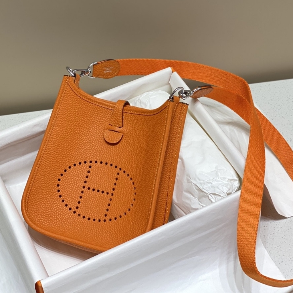 Hermes Evelyne 16 Amazone Shoulder Bag Orange 16Cm H069426CKFT - Image 3