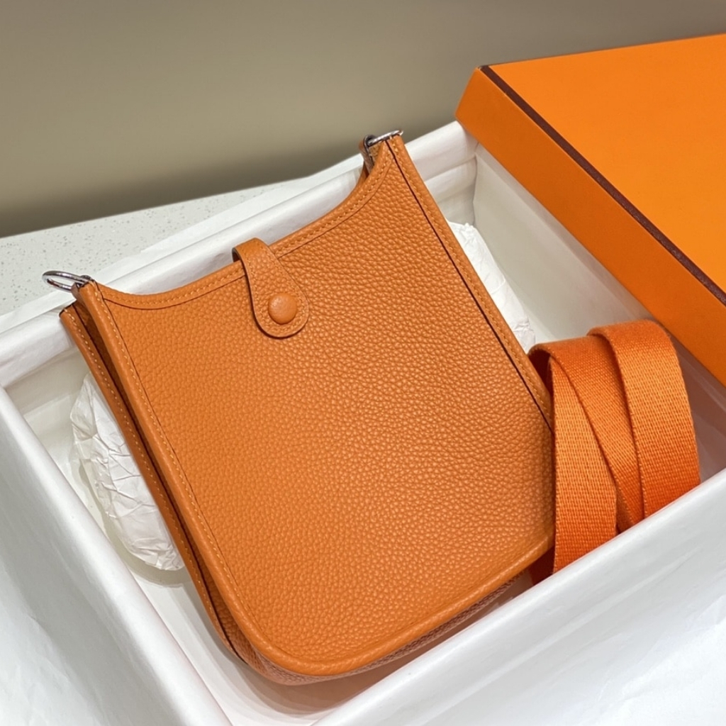Hermes Evelyne 16 Amazone Shoulder Bag Orange 16Cm H069426CKFT - Image 4