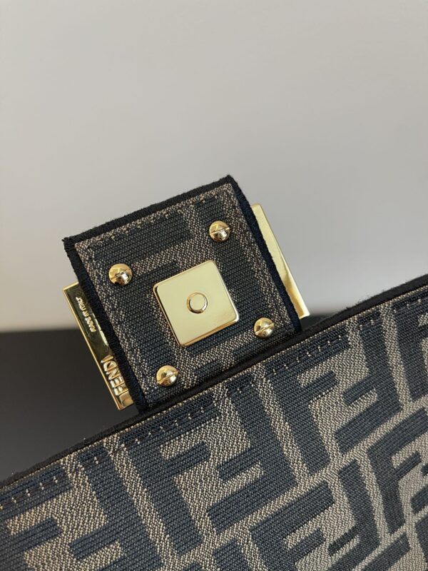 FENDI BAGUETTE JACQUARD FF FABRIC BAG 26CM 8BR600A6V5F17U4 - Image 4
